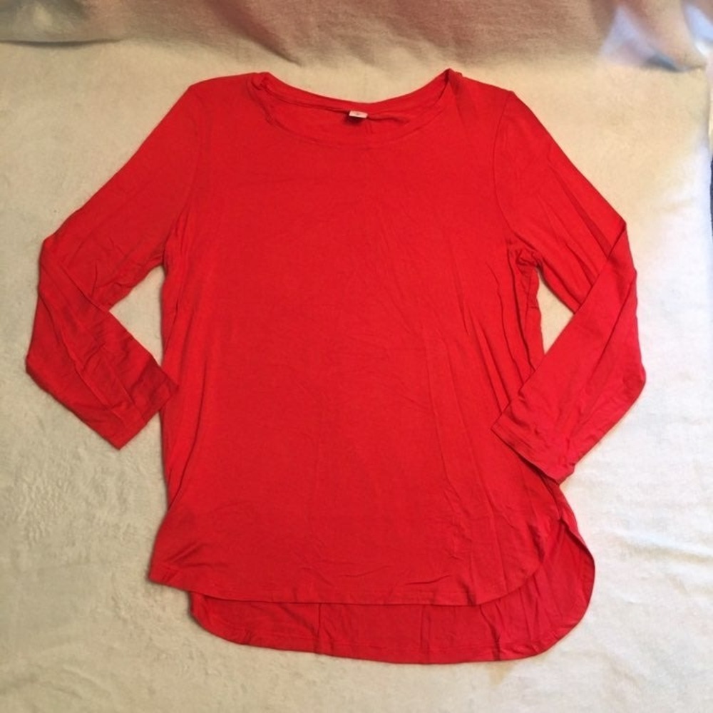 Old Navy Luxe Top Women Medium Red Good Long Sleeve High Low Hem Crew Neck